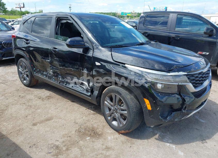 2021 Kia Seltos LX (VIN KNDEPCAA5M7159653) main photo