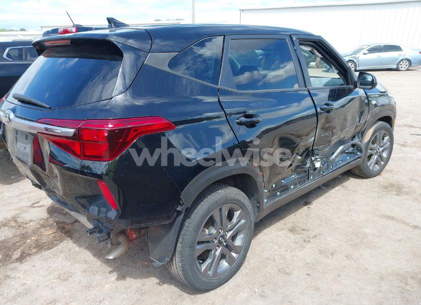 Photo 4 of 2021 Kia Seltos LX (VIN KNDEPCAA5M7159653)