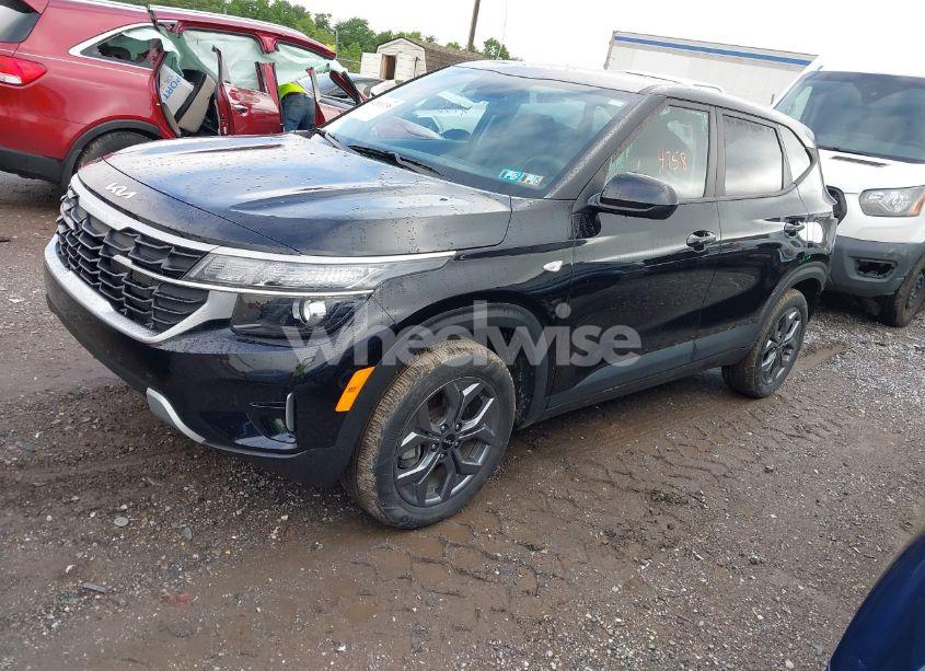Photo 2 of 2024 Kia Seltos LX (VIN KNDEPCAA5R7667130)