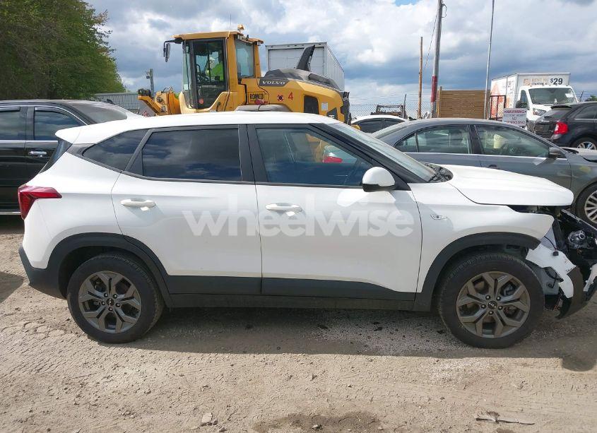 Photo 14 of 2024 Kia Seltos LX (VIN KNDEPCAA6R7614582)