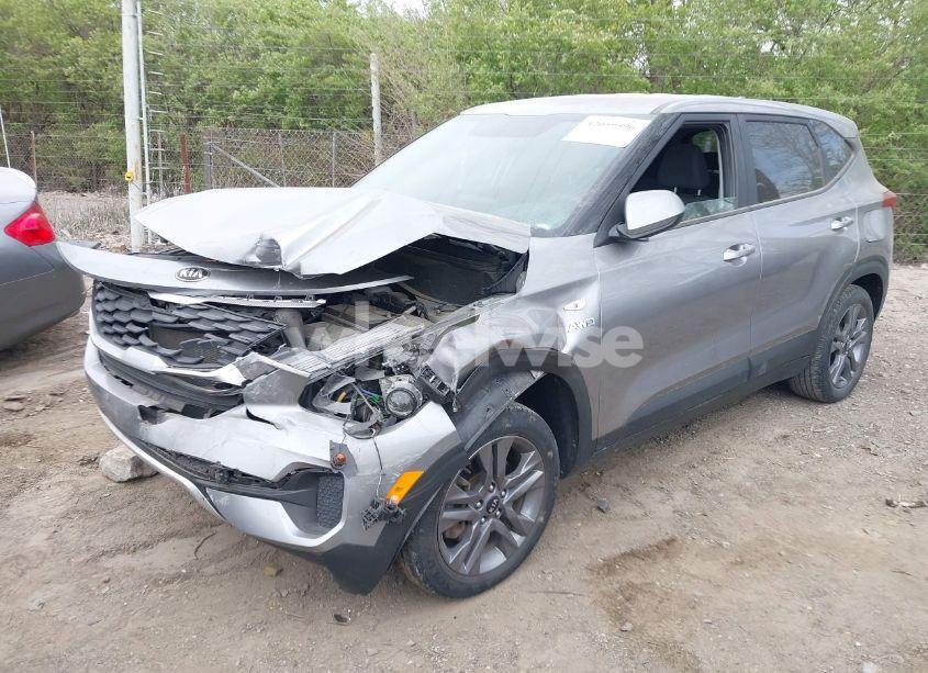Photo 2 of 2021 Kia Seltos LX (VIN KNDEPCAA8M7104890)