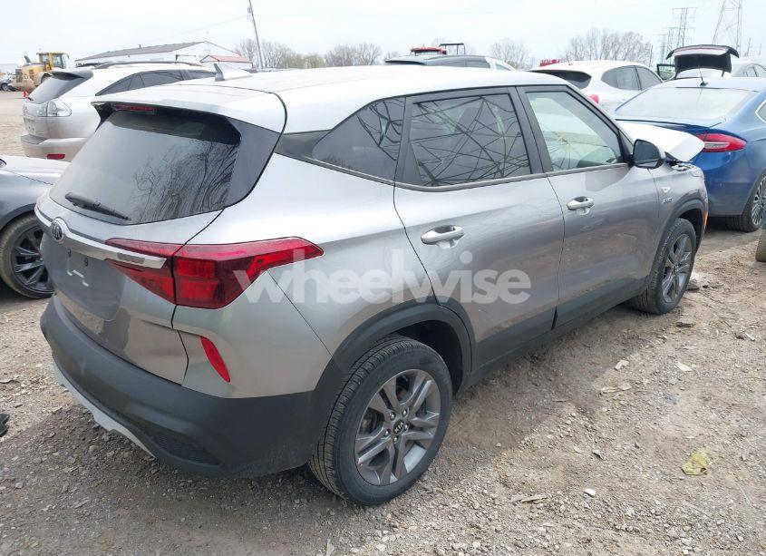 Photo 4 of 2021 Kia Seltos LX (VIN KNDEPCAA8M7104890)