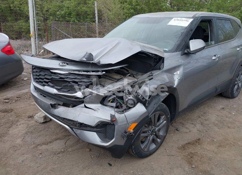 Photo 6 of 2021 Kia Seltos LX (VIN KNDEPCAA8M7104890)