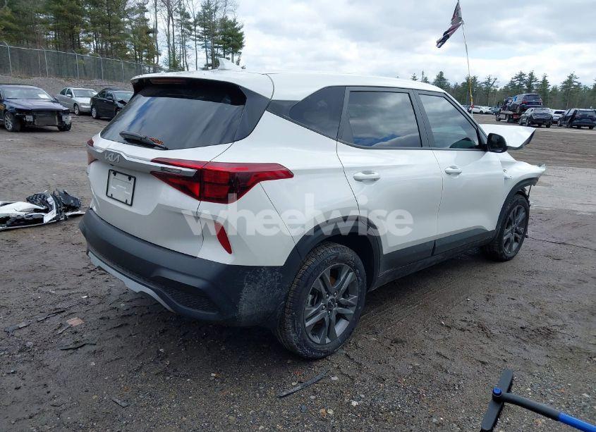 Photo 4 of 2023 Kia Seltos LX (VIN KNDEPCAAXP7387135)