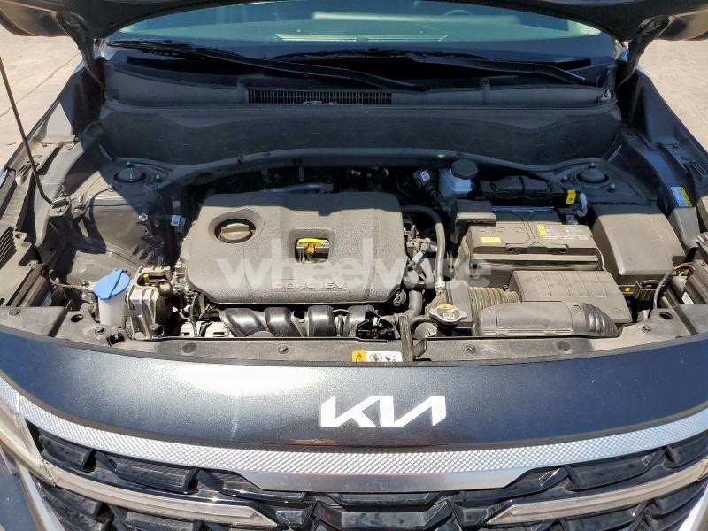 Photo 2 of 2024 KIA SELTOS EX (VIN KNDER2AA3R7616360)