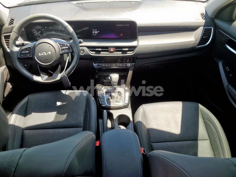 Photo 3 of 2024 KIA SELTOS EX (VIN KNDER2AA3R7616360)