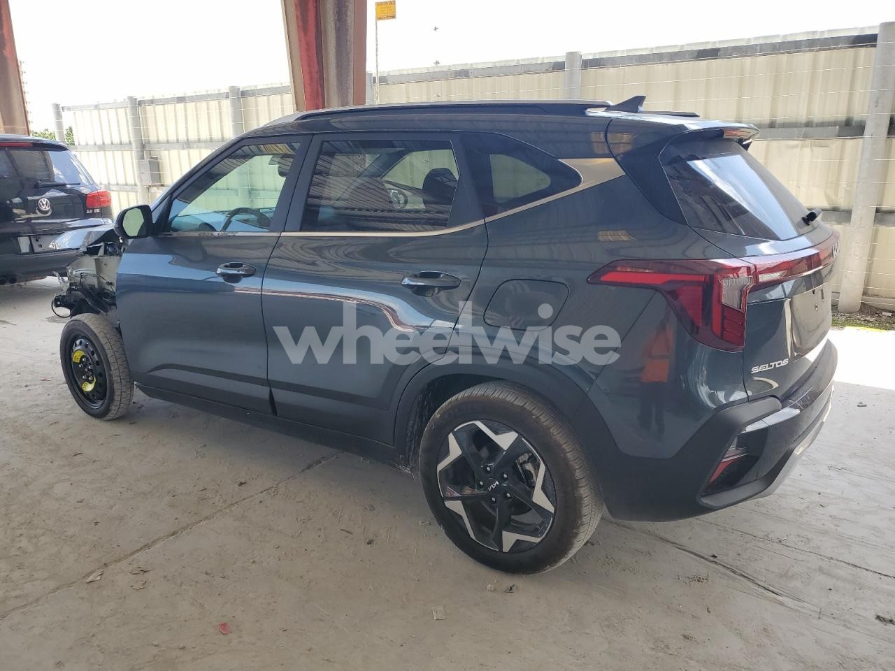 Photo 2 of 2025 KIA SELTOS EX (VIN KNDER2AA4S7770985)