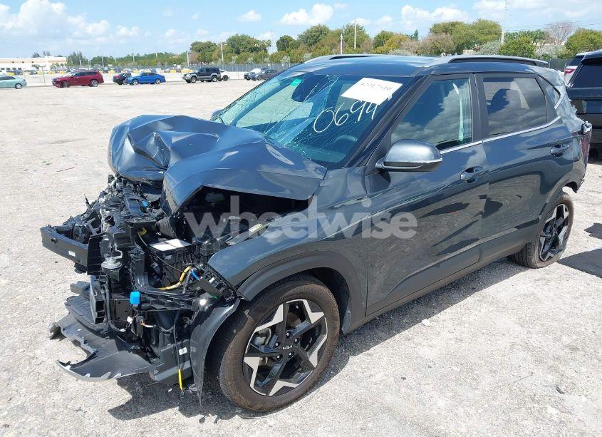 Photo 2 of 2024 Kia Seltos EX (VIN KNDER2AA8R7550694)