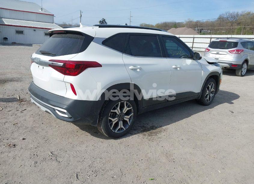 Photo 4 of 2022 Kia Seltos EX (VIN KNDERCAA3N7277308)