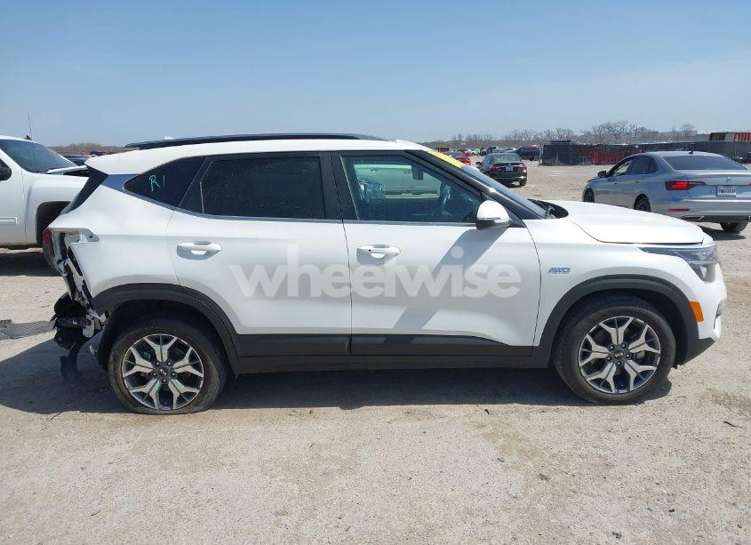 Photo 14 of 2021 Kia Seltos EX (VIN KNDERCAA4M7165986)