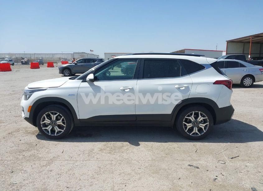 Photo 15 of 2021 Kia Seltos EX (VIN KNDERCAA4M7165986)
