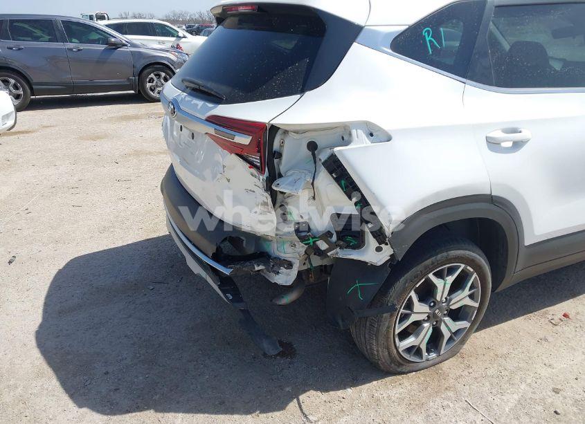 Photo 6 of 2021 Kia Seltos EX (VIN KNDERCAA4M7165986)
