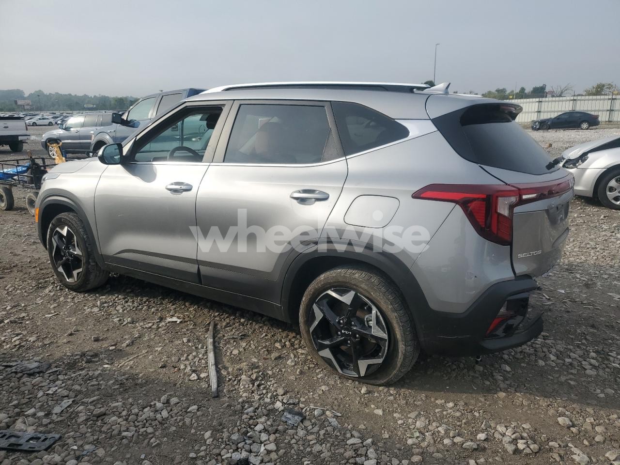 Photo 2 of 2024 KIA SELTOS EX (VIN KNDERCAA4R7650328)