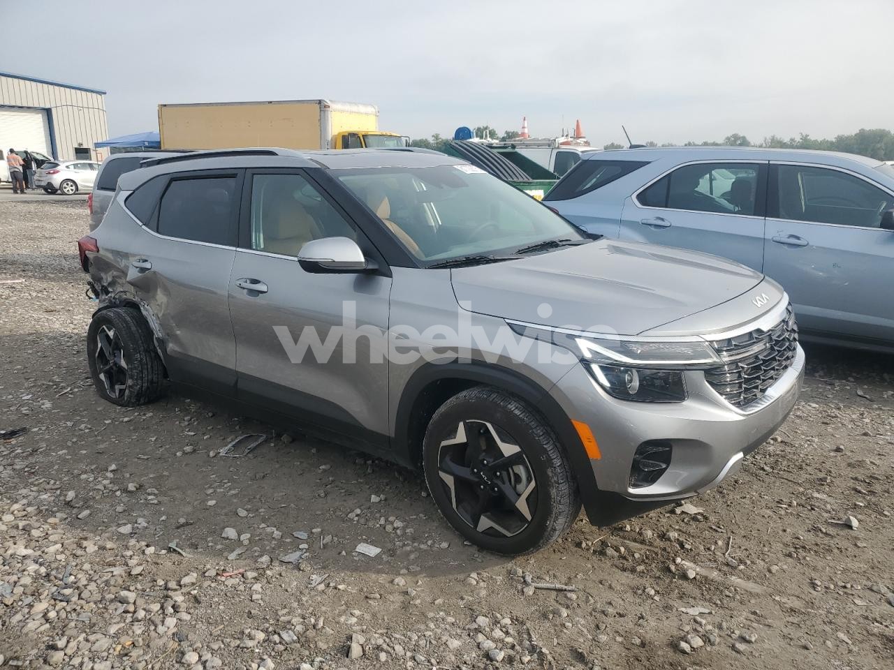 Photo 4 of 2024 KIA SELTOS EX (VIN KNDERCAA4R7650328)