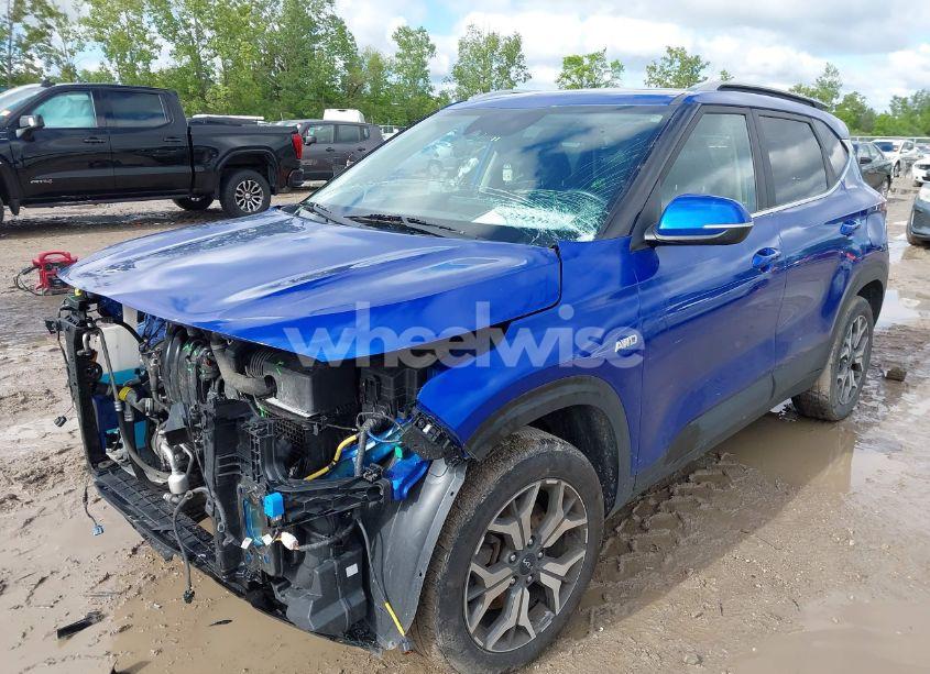 Photo 2 of 2022 Kia Seltos EX (VIN KNDERCAA5N7246531)