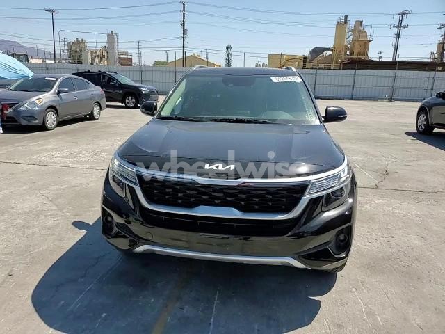 Photo 2 of 2022 KIA SELTOS EX (VIN KNDERCAA7N7314408)