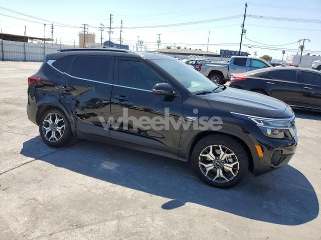 Photo 3 of 2022 KIA SELTOS EX (VIN KNDERCAA7N7314408)
