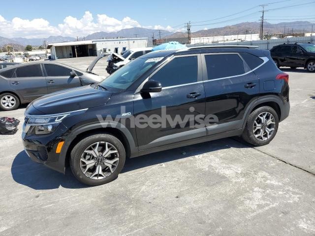 Photo 4 of 2022 KIA SELTOS EX (VIN KNDERCAA7N7314408)