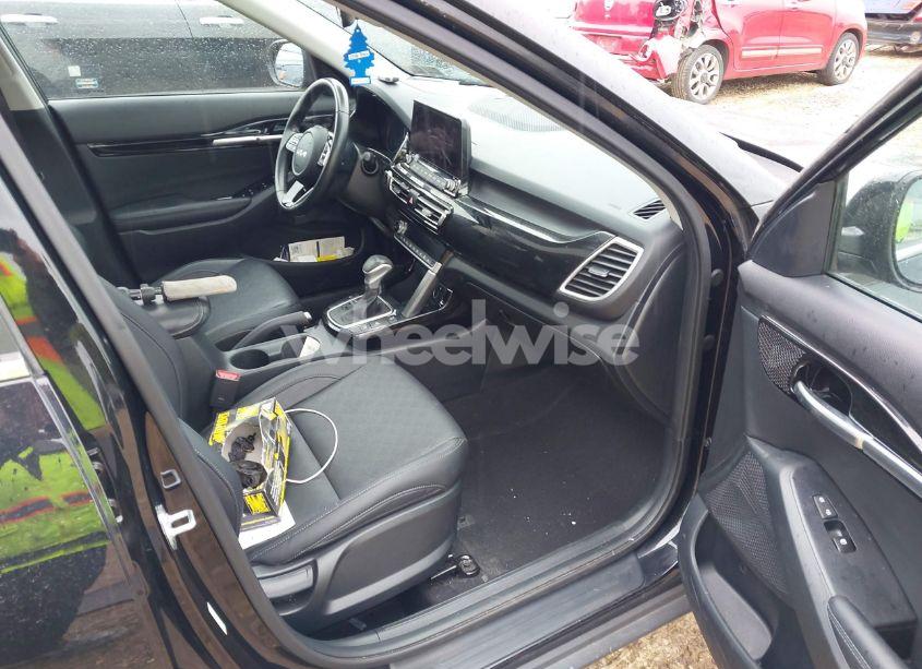 Photo 5 of 2023 Kia Seltos EX (VIN KNDERCAA9P7405196)