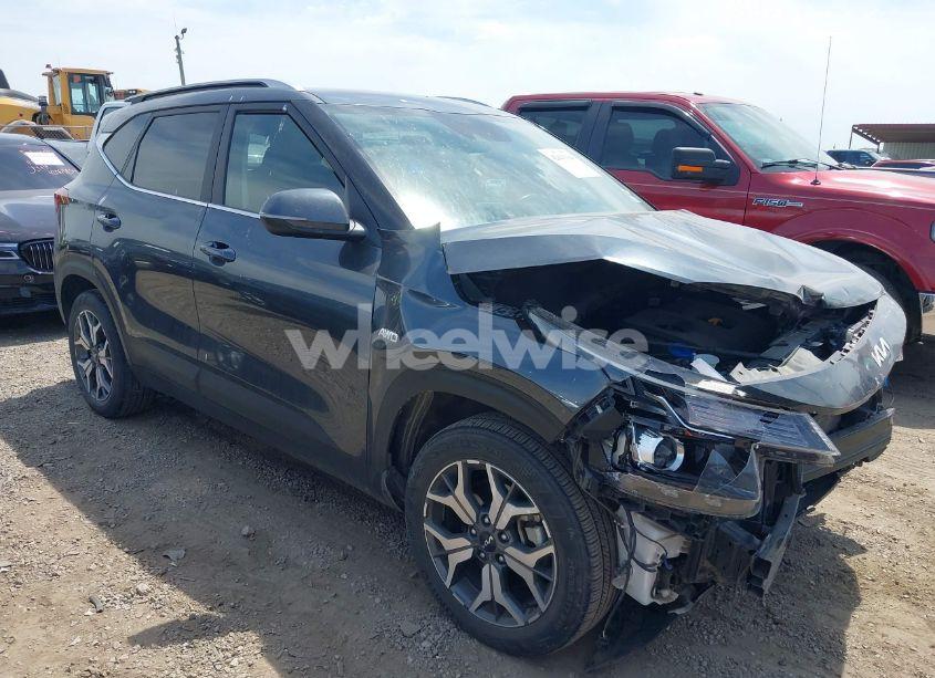 2022 Kia Seltos EX (VIN KNDERCAAXN7334443) main photo