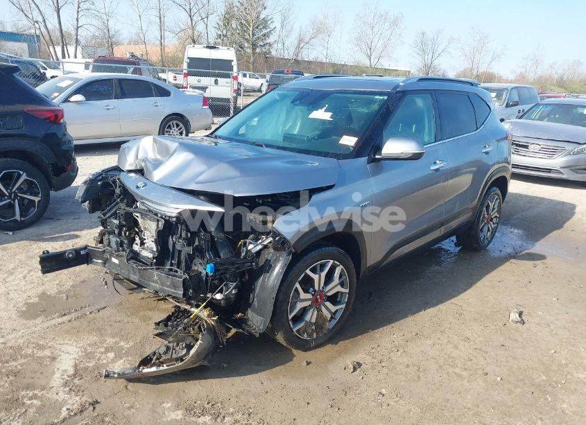 Photo 2 of 2021 Kia Seltos SX TURBO (VIN KNDETCA25M7073876)