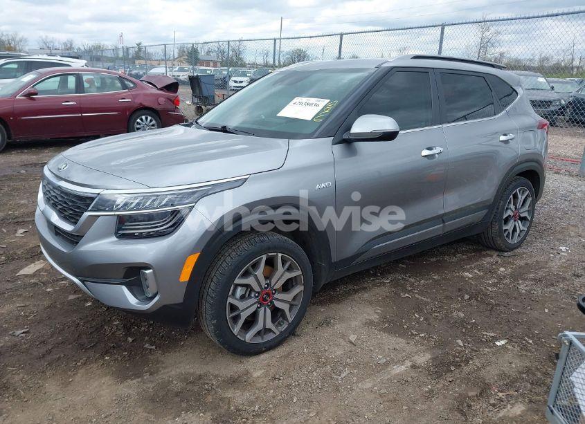 Photo 2 of 2021 Kia Seltos SX TURBO (VIN KNDETCA28M7161143)