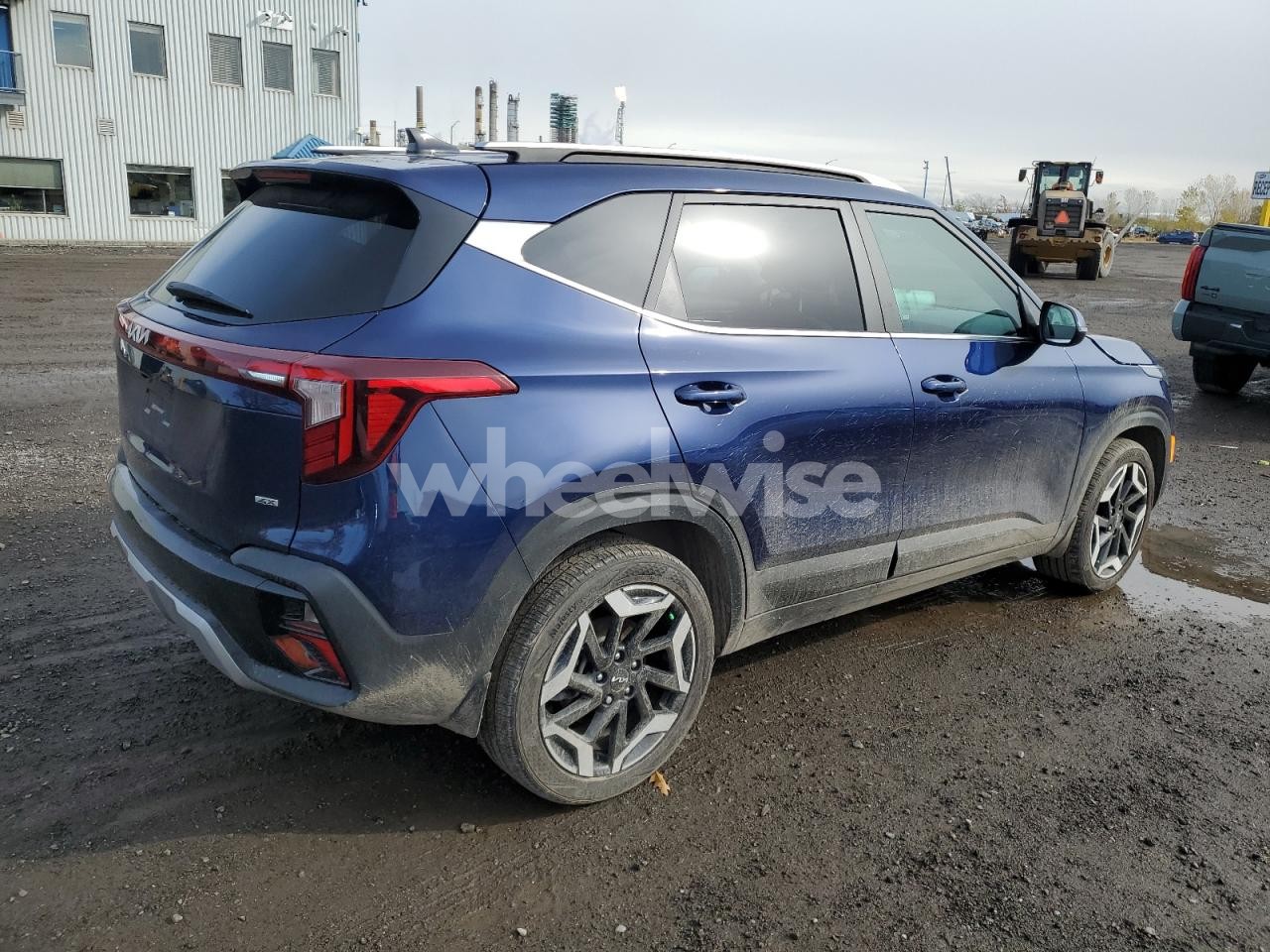 Photo 3 of 2025 KIA SELTOS SX (VIN KNDETCA75S7690736)