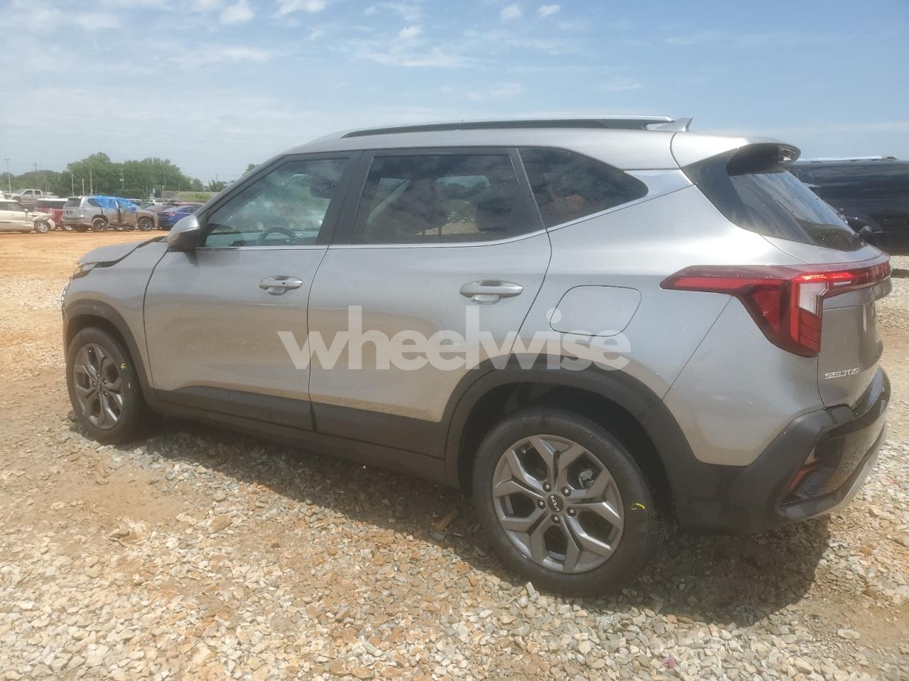 Photo 2 of 2024 KIA SELTOS S (VIN KNDEU2AA1R7501920)