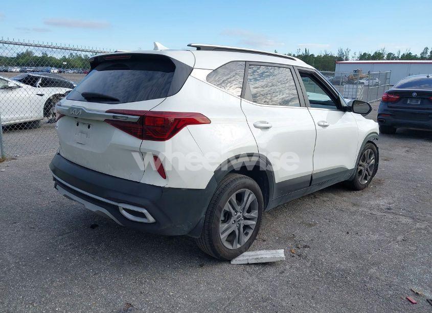Photo 4 of 2022 Kia Seltos S (VIN KNDEU2AA9N7262868)