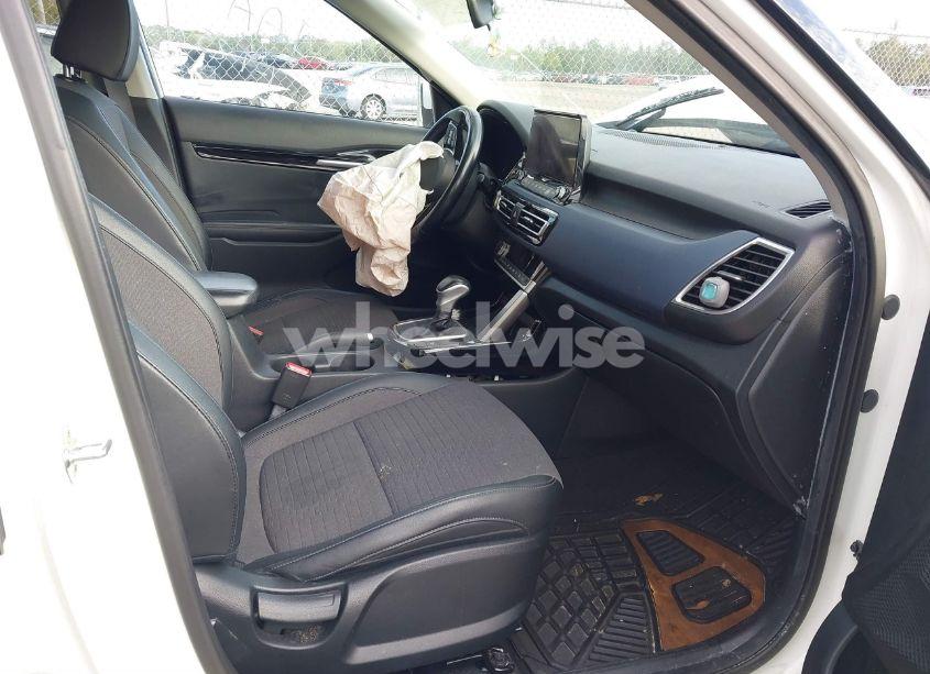 Photo 5 of 2022 Kia Seltos S (VIN KNDEU2AA9N7262868)