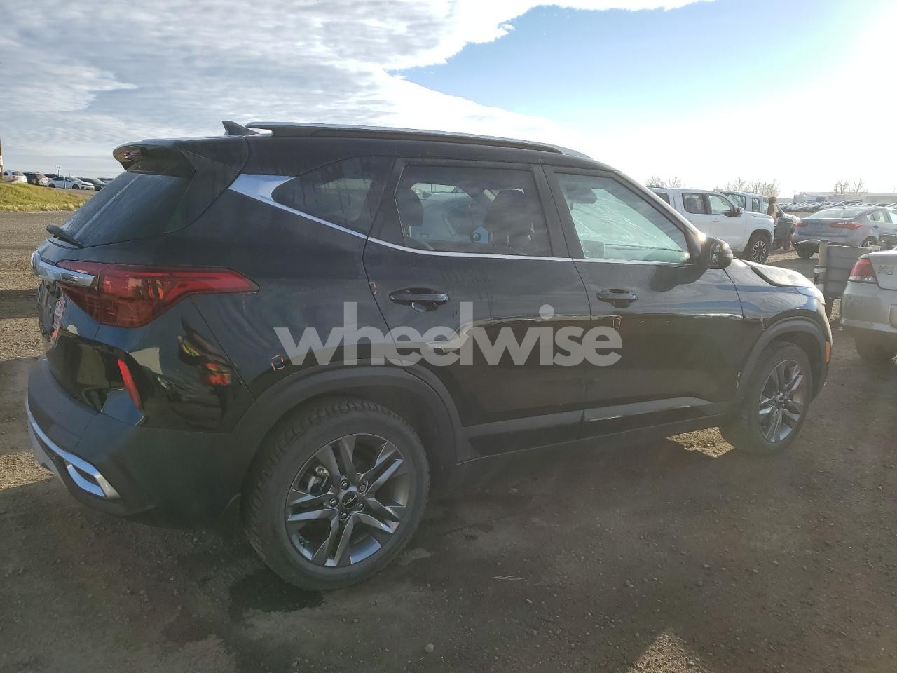 Photo 3 of 2023 KIA SELTOS S (VIN KNDEU2AA9P7423464)