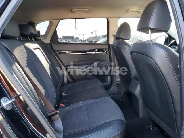 Photo 4 of 2021 KIA SELTOS S (VIN KNDEU2AAXM7054402)