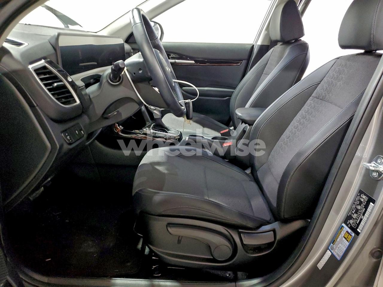 Photo 7 of 2025 KIA SELTOS S (VIN KNDEU2AAXS7773212)