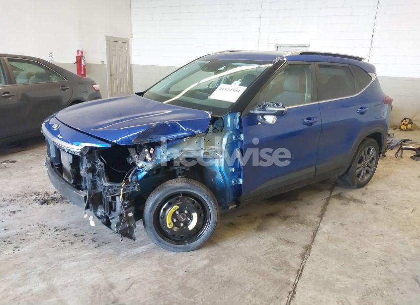 Photo 2 of 2021 Kia Seltos S (VIN KNDEUCAA0M7135494)