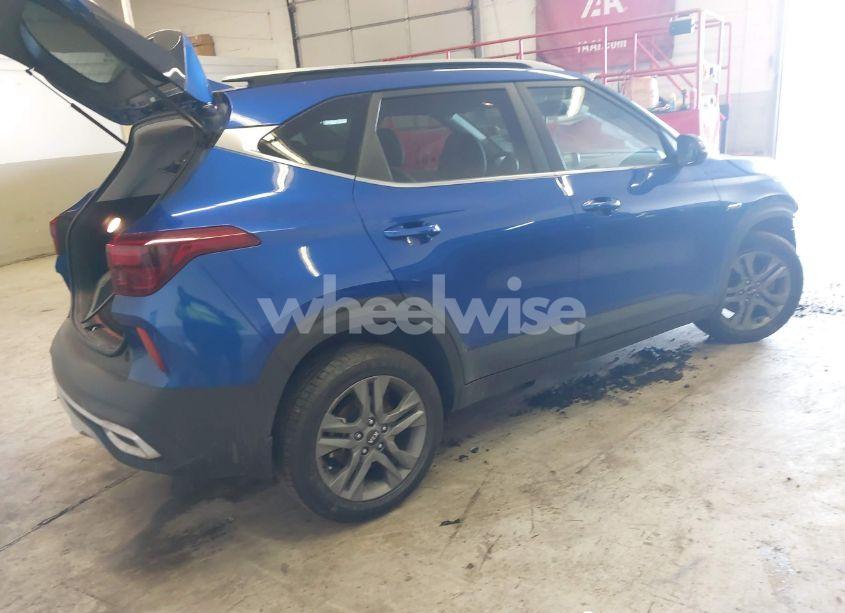 Photo 4 of 2021 Kia Seltos S (VIN KNDEUCAA0M7135494)