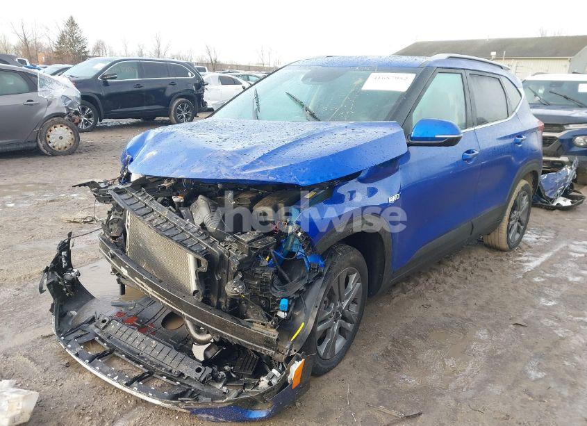 Photo 2 of 2023 Kia Seltos S (VIN KNDEUCAA4P7437410)