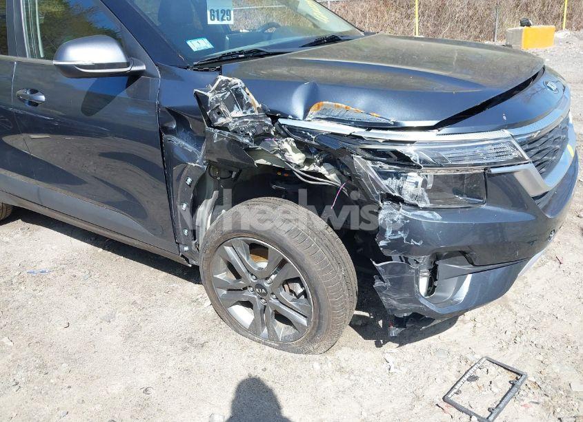 Photo 6 of 2021 Kia Seltos S (VIN KNDEUCAA7M7170551)
