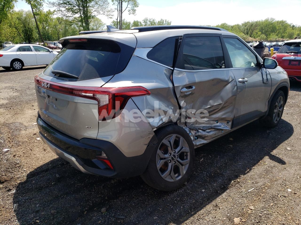 Photo 3 of 2024 KIA SELTOS S (VIN KNDEUCAA7R7486765)