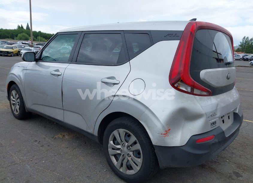 Photo 3 of 2020 Kia Soul LX (VIN KNDJ23AU0L7110916)