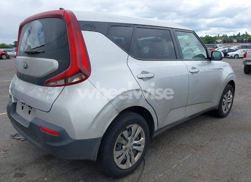 Photo 4 of 2020 Kia Soul LX (VIN KNDJ23AU0L7110916)
