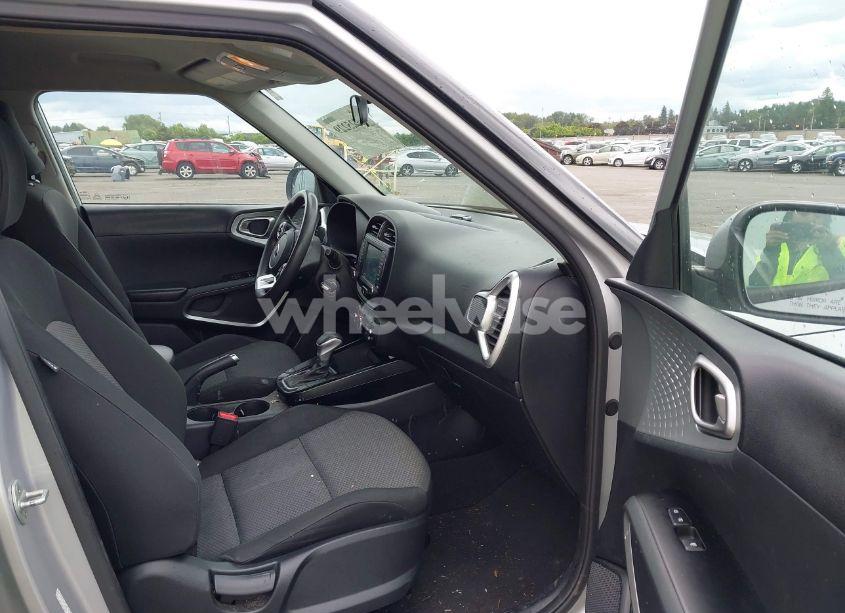 Photo 5 of 2020 Kia Soul LX (VIN KNDJ23AU0L7110916)