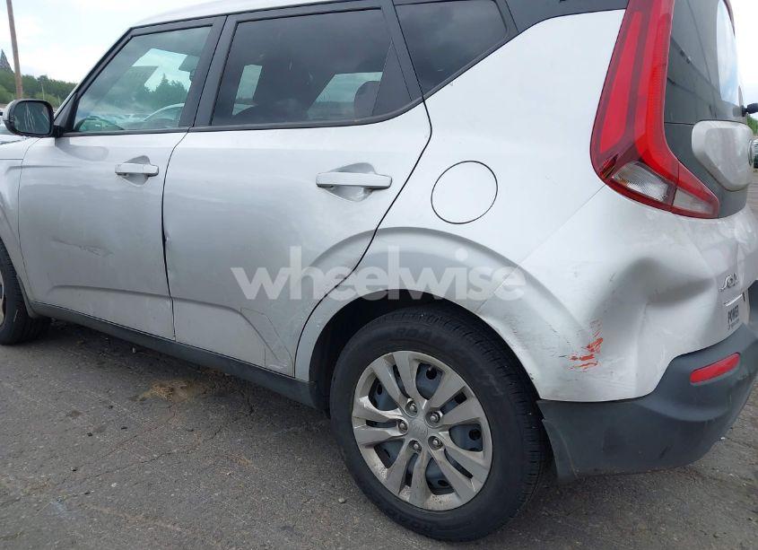 Photo 6 of 2020 Kia Soul LX (VIN KNDJ23AU0L7110916)