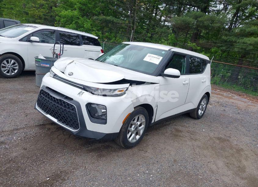 Photo 2 of 2020 Kia Soul S (VIN KNDJ23AU0L7722100)
