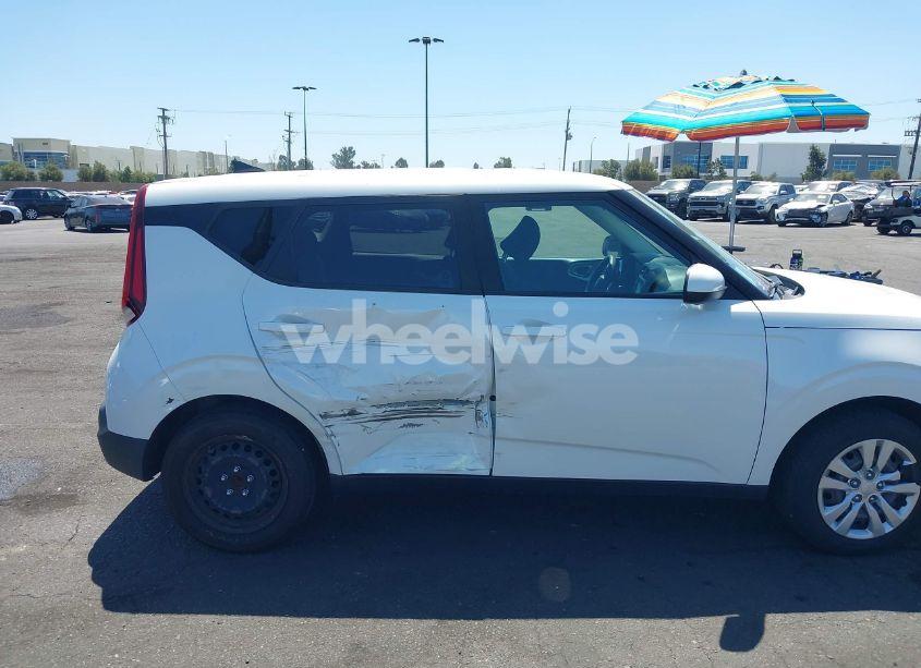Photo 13 of 2020 Kia Soul LX (VIN KNDJ23AU0L7723800)