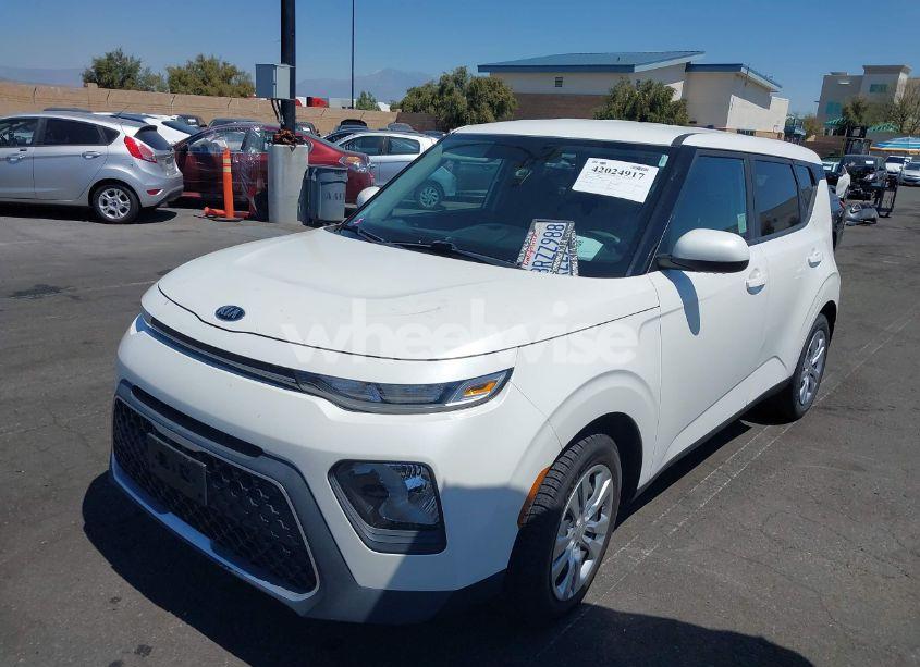 Photo 2 of 2020 Kia Soul LX (VIN KNDJ23AU0L7723800)