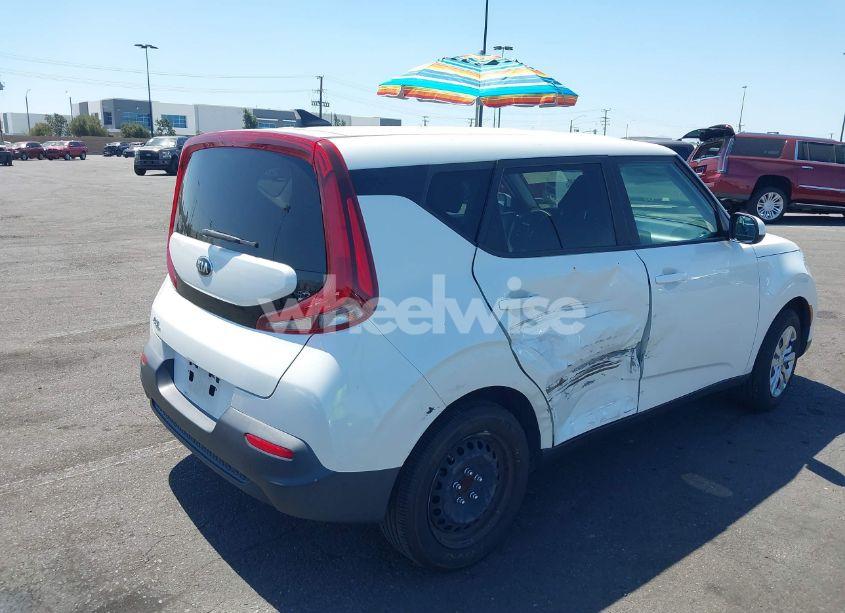 Photo 4 of 2020 Kia Soul LX (VIN KNDJ23AU0L7723800)