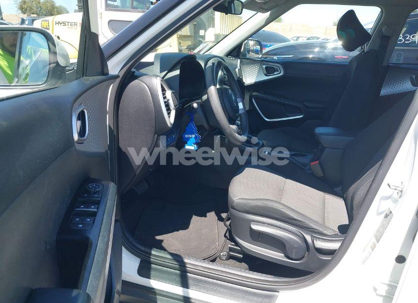 Photo 5 of 2020 Kia Soul LX (VIN KNDJ23AU0L7723800)