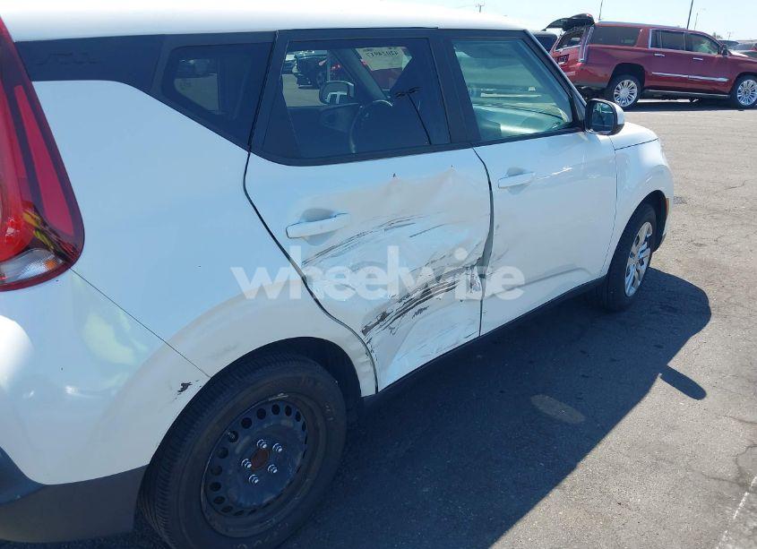 Photo 6 of 2020 Kia Soul LX (VIN KNDJ23AU0L7723800)