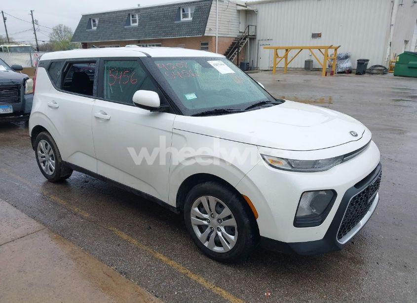 2021 Kia Soul LX (VIN KNDJ23AU0M7742896) main photo