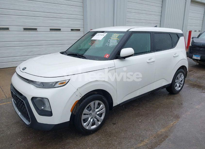 Photo 2 of 2021 Kia Soul LX (VIN KNDJ23AU0M7742896)